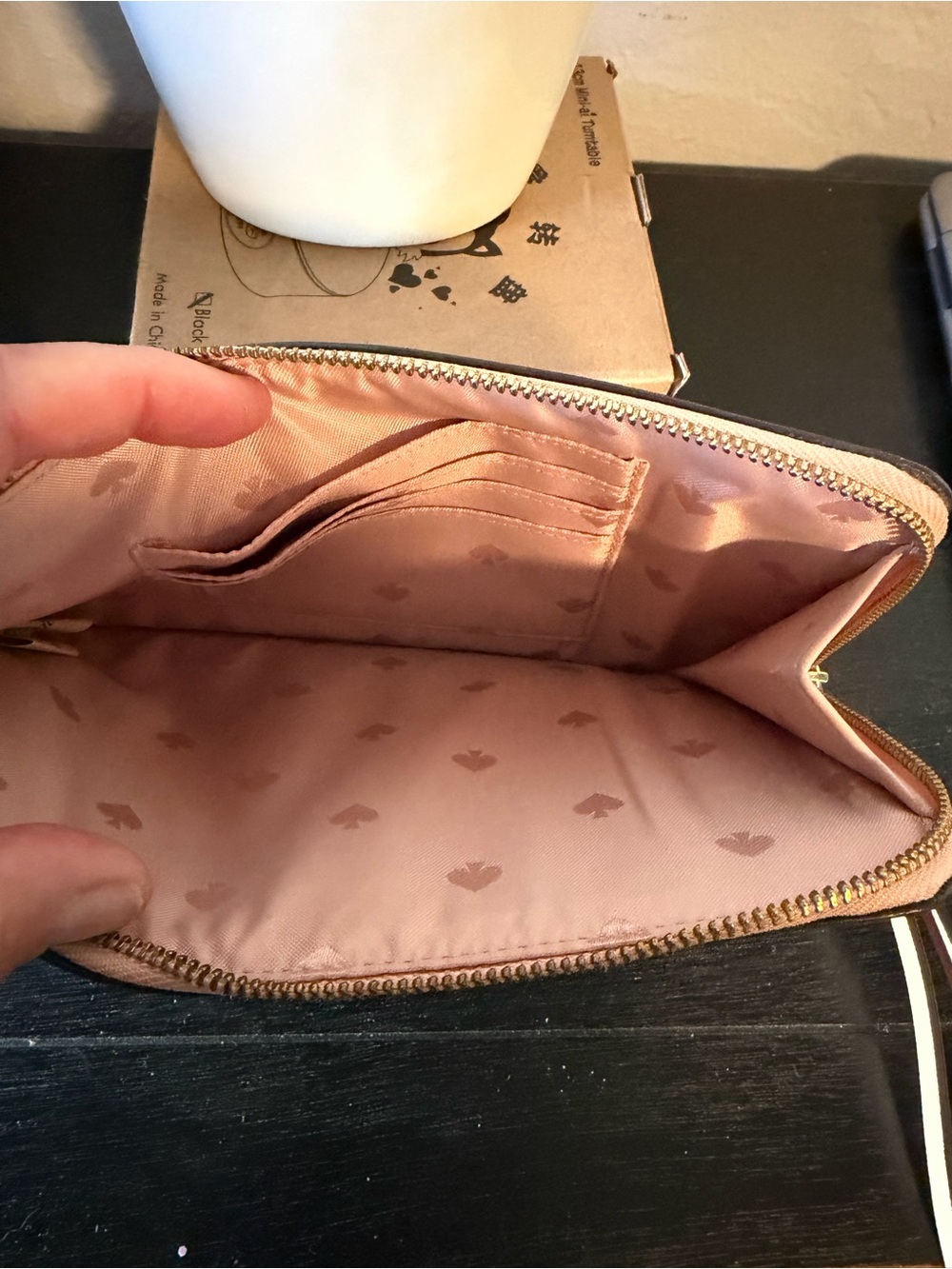EUC Kate Spade NY Safiano Leather Light Crepe Cameron (650) Wristlet - Picture 8 of 9